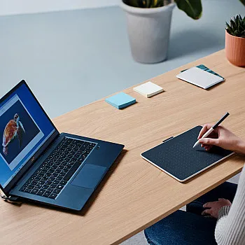 Wacom One M Bluetooth Creative Pen Tablet 